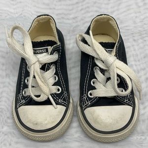 Toddler Black converse